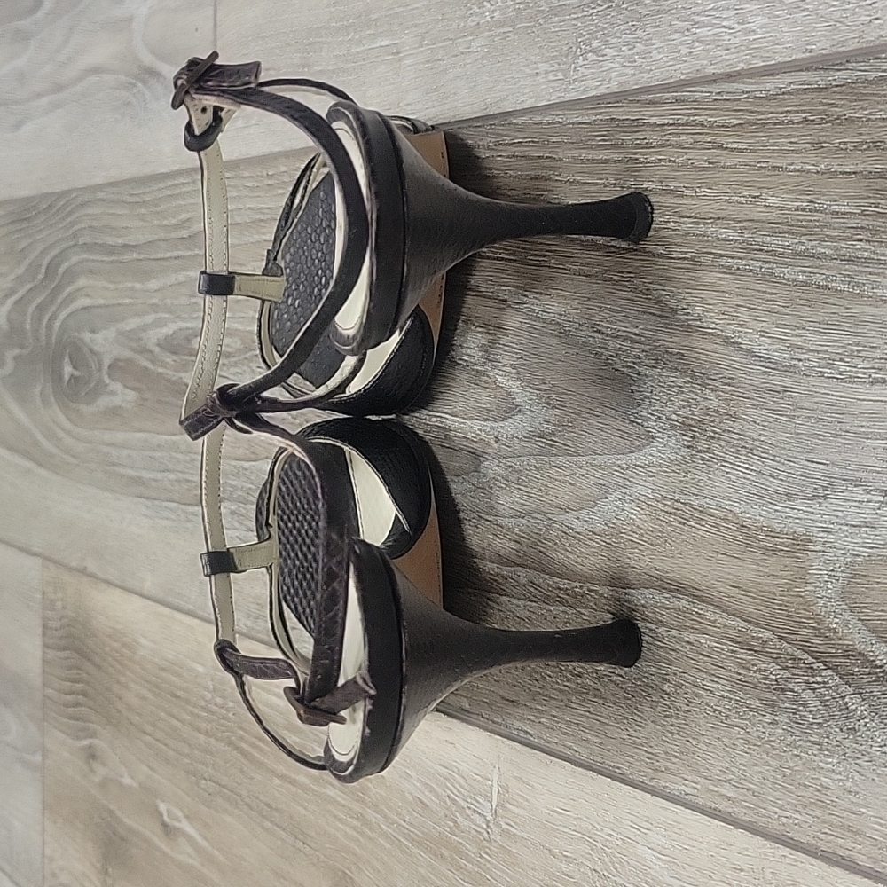 Banana Republic Dark Brown Leather T-Strap Strappy Stiletto Sandals Size 8 1/2 - Picture 4 of 5